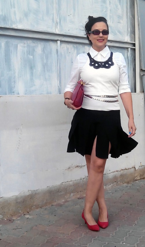 black swingy skirt